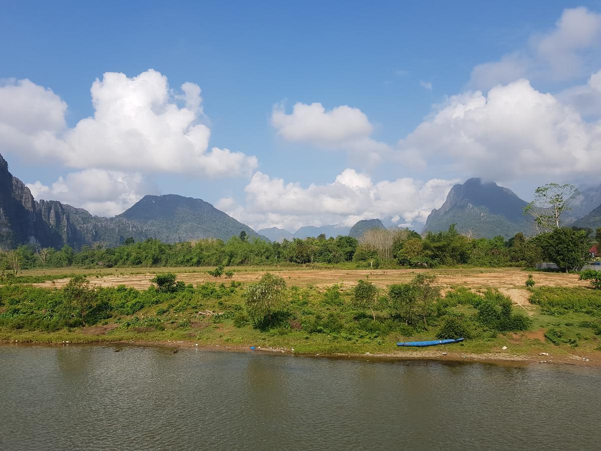 Simon Riverside Hotel Vang Vieng Exterior photo