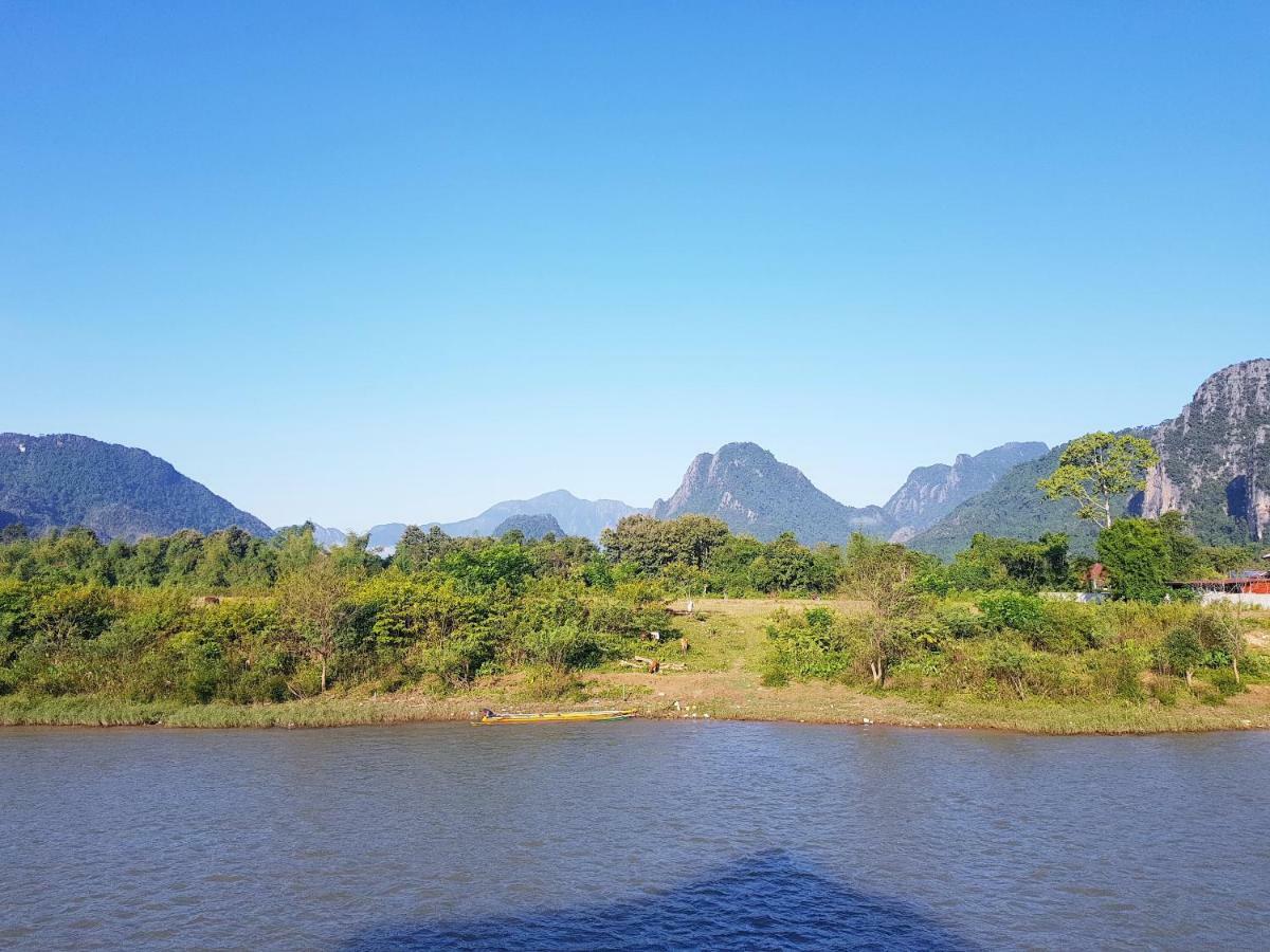 Simon Riverside Hotel Vang Vieng Exterior photo